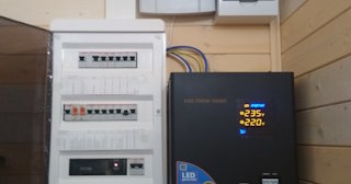 Установка и подключение стабилизаторов напряжения от 576 руб в Каменске-Шахтинском - ЭлектроКсш